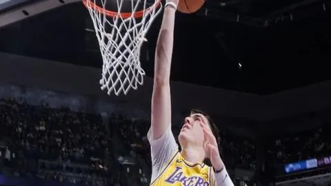 “八冠荣耀传承不息！冯潇霆告别广州队，与荣昊董学升共赴天体战场再掀风云”